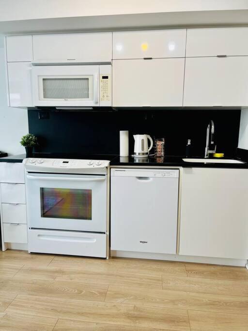 Deluxe Suite โตรอนโต ภายนอก รูปภาพ