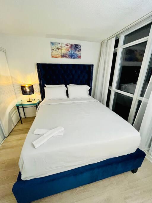 Deluxe Suite โตรอนโต ภายนอก รูปภาพ